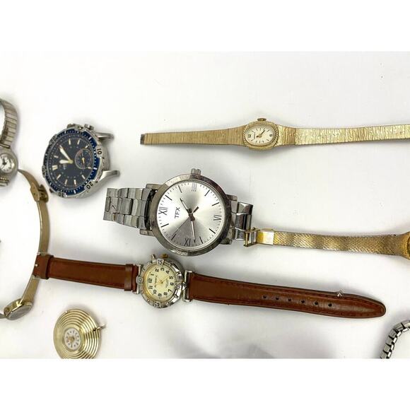 Lot Of 24 Vintage Assorted Watches For Repair Need New Batteries Untested Modern - Picture 6 of 13